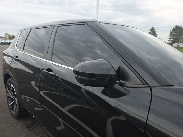 Used 2022 Mitsubishi Outlander SE AWD/4WD image 8