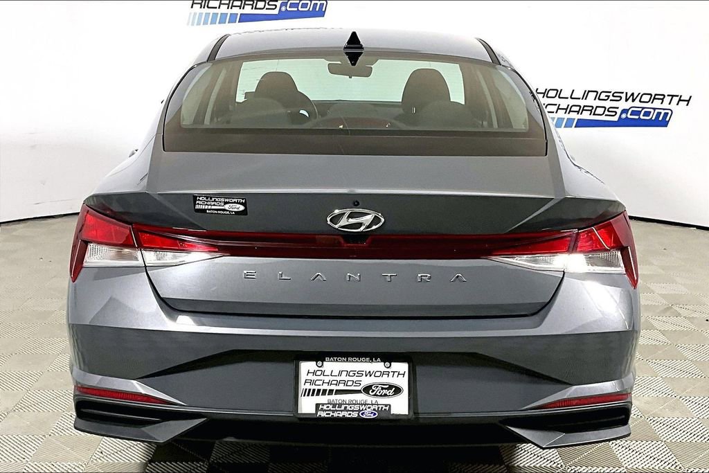 Used 2023 Hyundai Elantra SEL w/ Convenience Package image 4