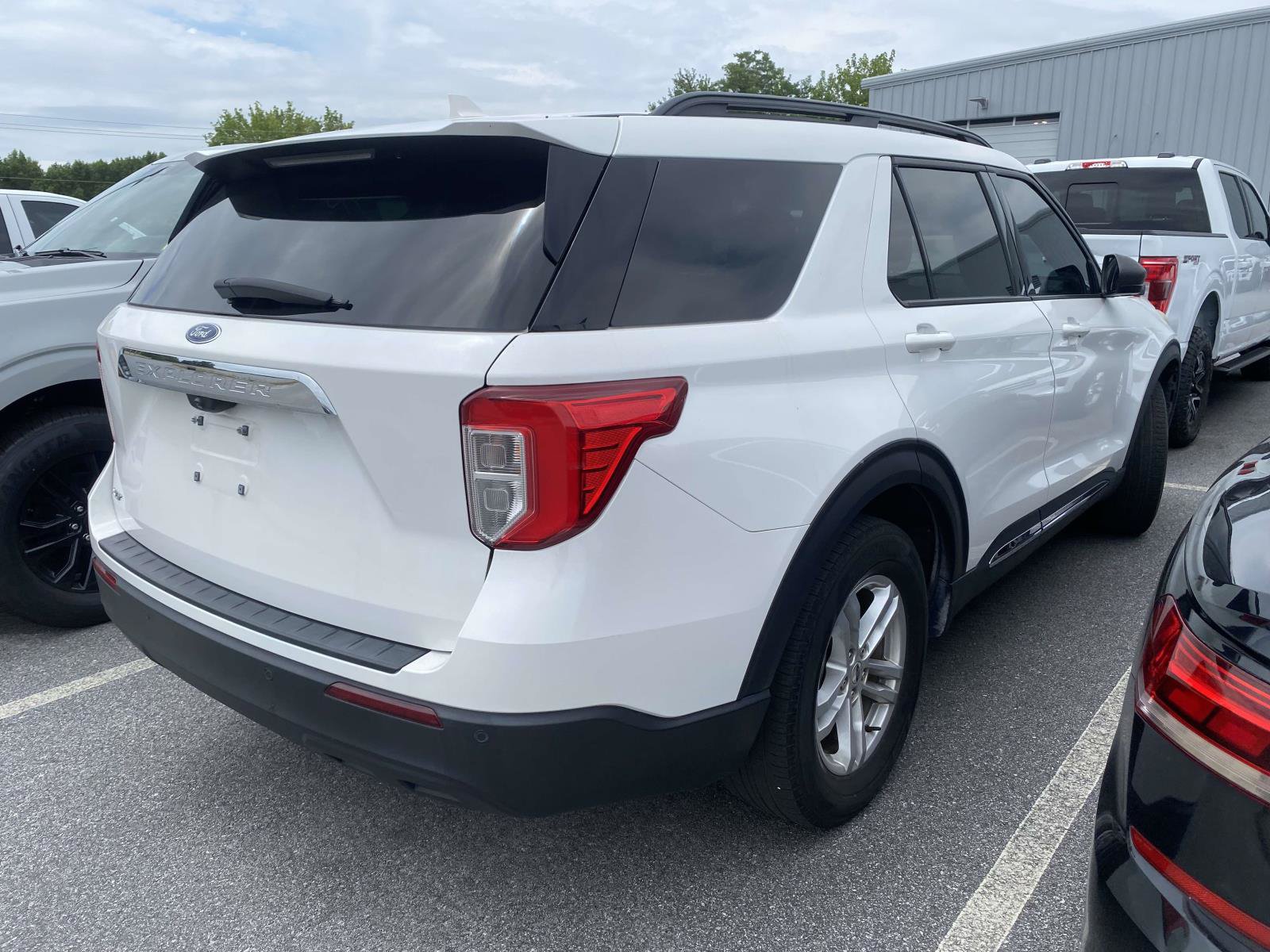 Certified 2023 Ford Explorer XLT RWD image 6