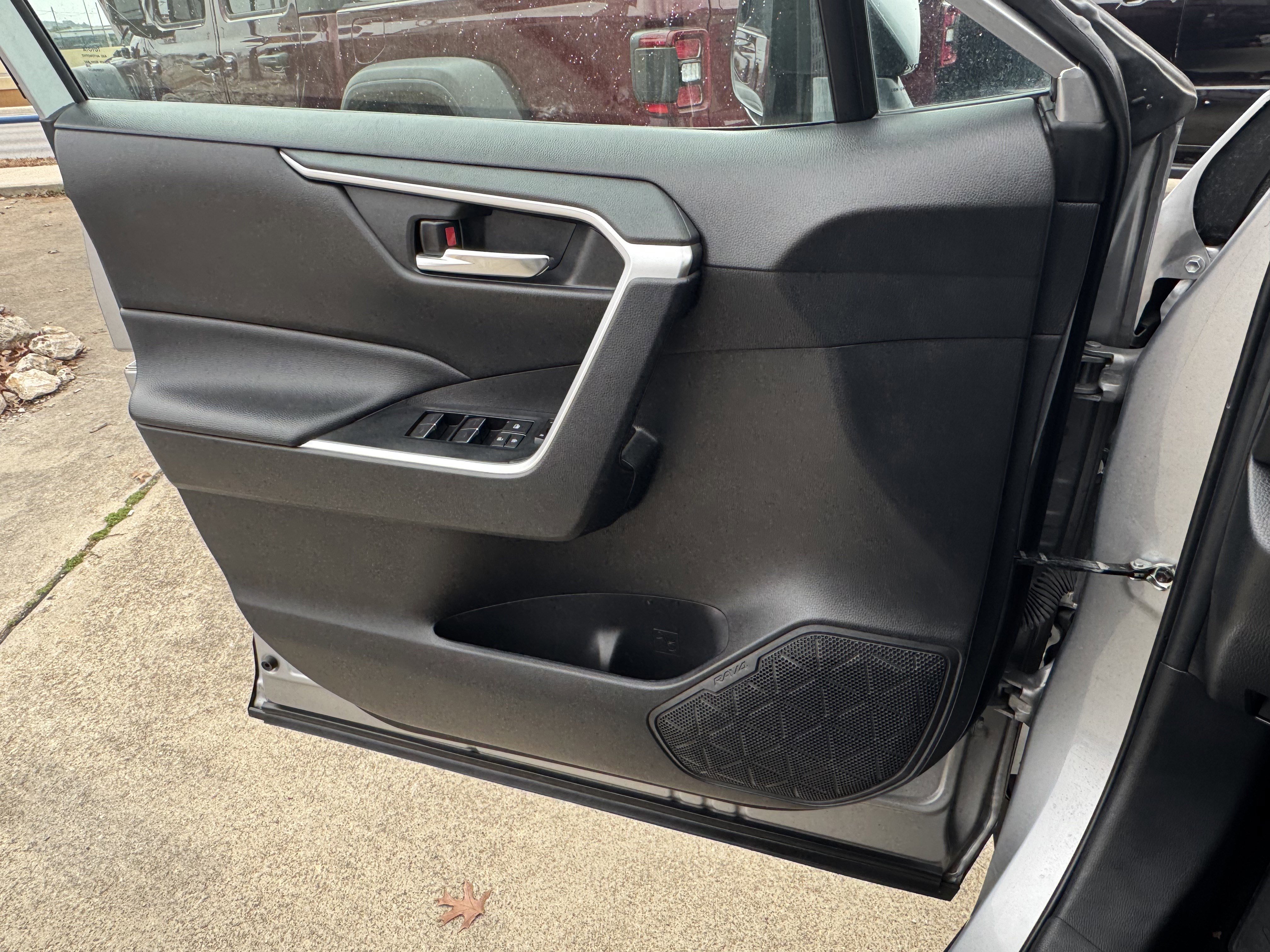 Used 2024 Toyota RAV4 XLE image 22