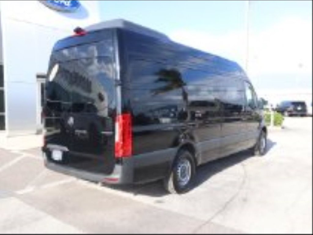 Used 2025 Mercedes-Benz Sprinter 2500 image 16