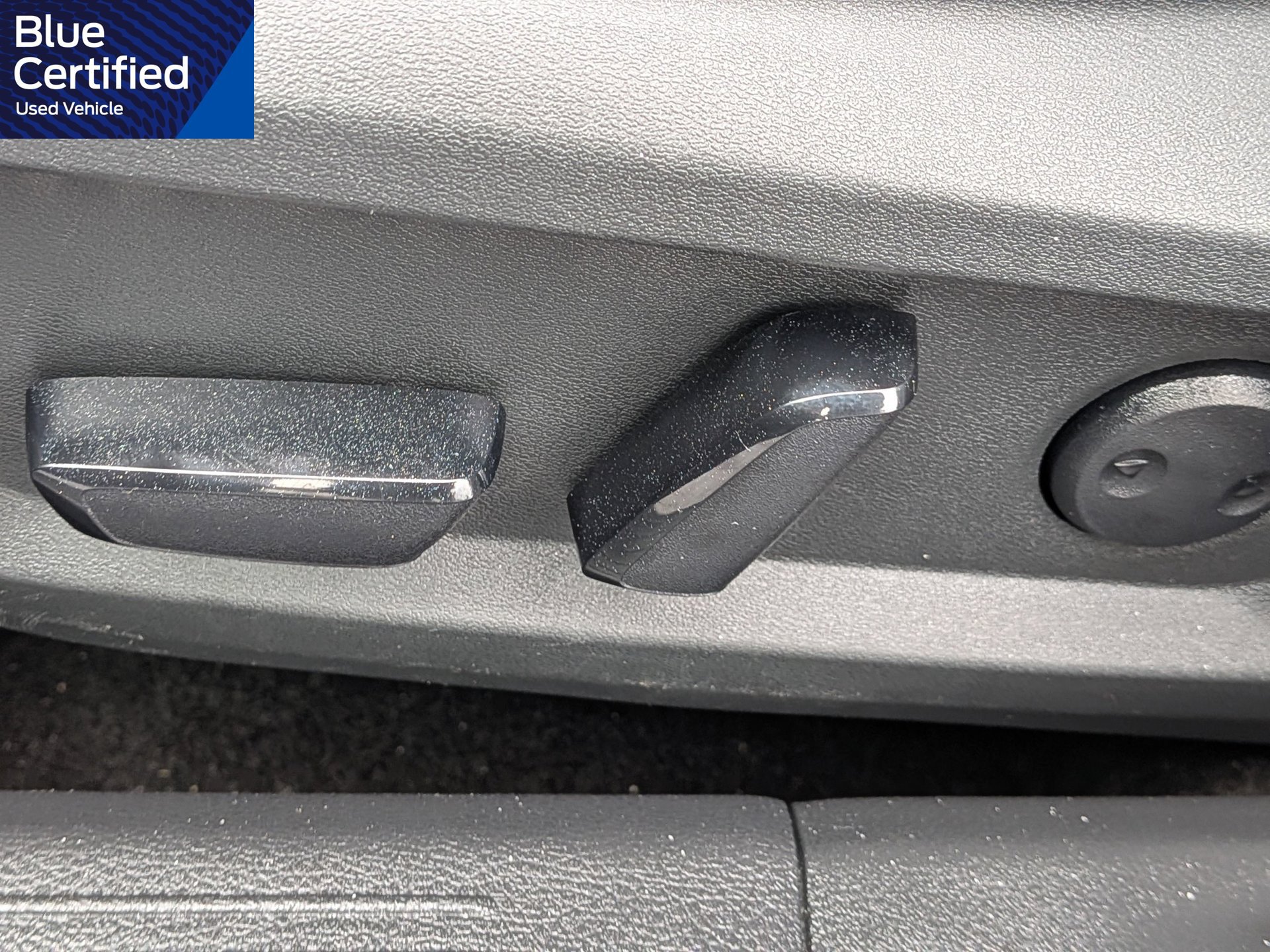 Used 2025 Nissan Rogue SV FWD image 23