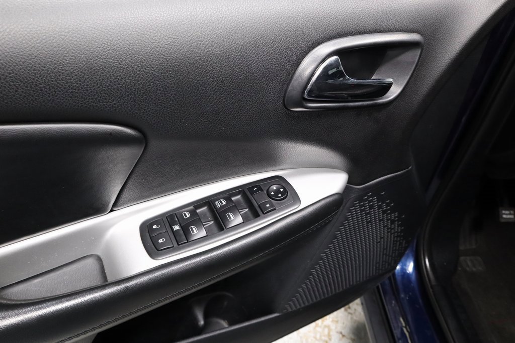 Used 2019 Dodge Journey SE image 21