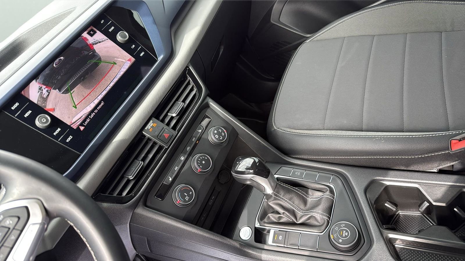 Used 2022 Volkswagen Taos SE image 21