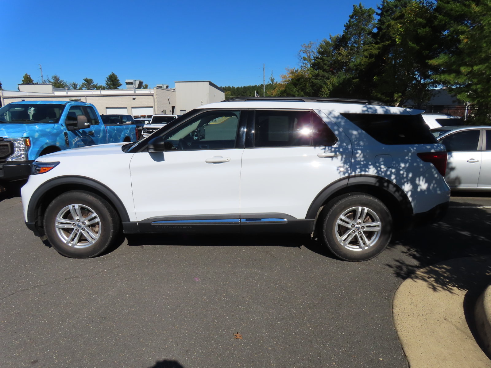Certified 2020 Ford Explorer XLT w/ Equipment Group 202A AWD/4WD image 8
