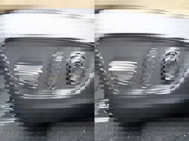 Used 2023 Toyota RAV4 XLE Premium image 7