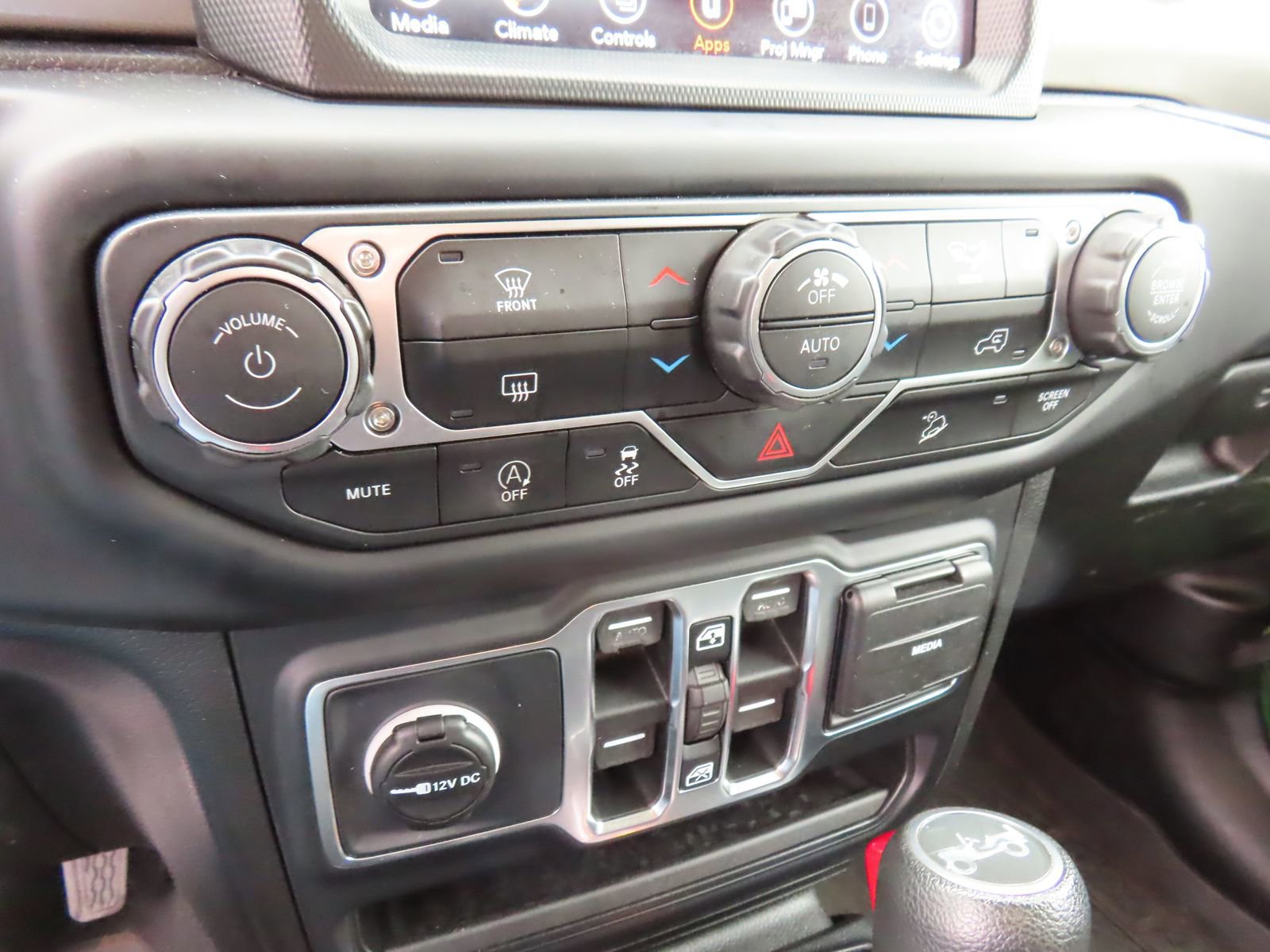 Used 2019 Jeep Wrangler Unlimited Sahara image 31