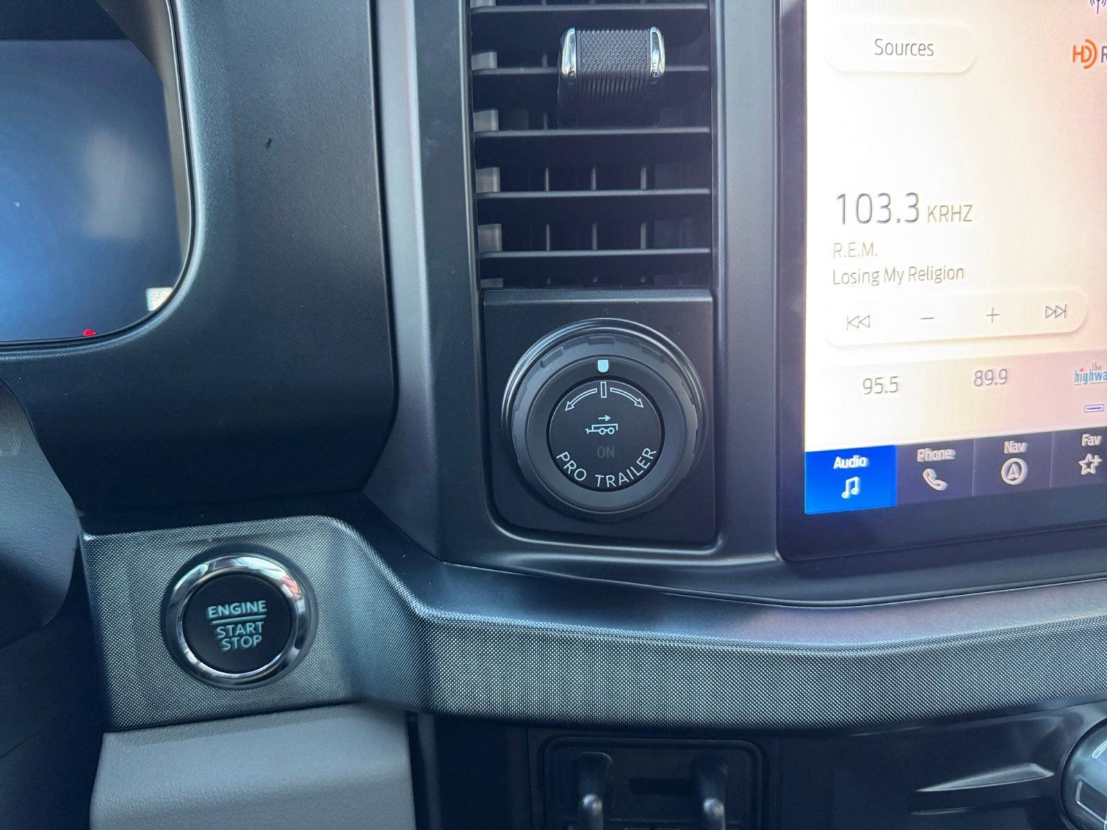 Certified 2024 Ford F250 Limited w/ FX4 Off-Road Package image 32