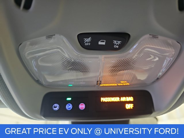 Used 2023 Chevrolet Bolt EUV LT w/ Convenience Package FWD image 24