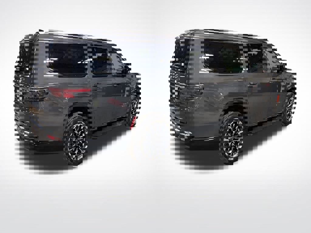 Used 2024 Jeep Wagoneer L Series II w/ Premium Group I image 4