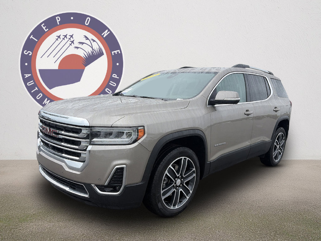 Used 2023 GMC Acadia SLT w/ Technology Package FWD image 2