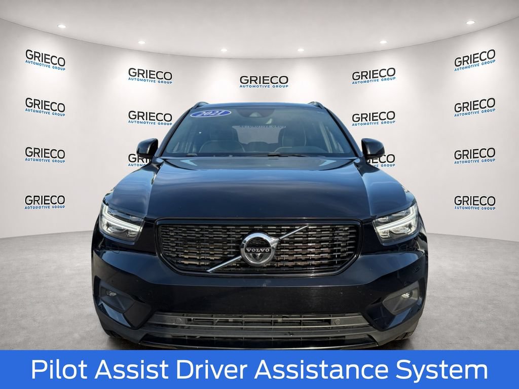 Used 2021 Volvo XC40 T5 R-Design AWD/4WD image 2