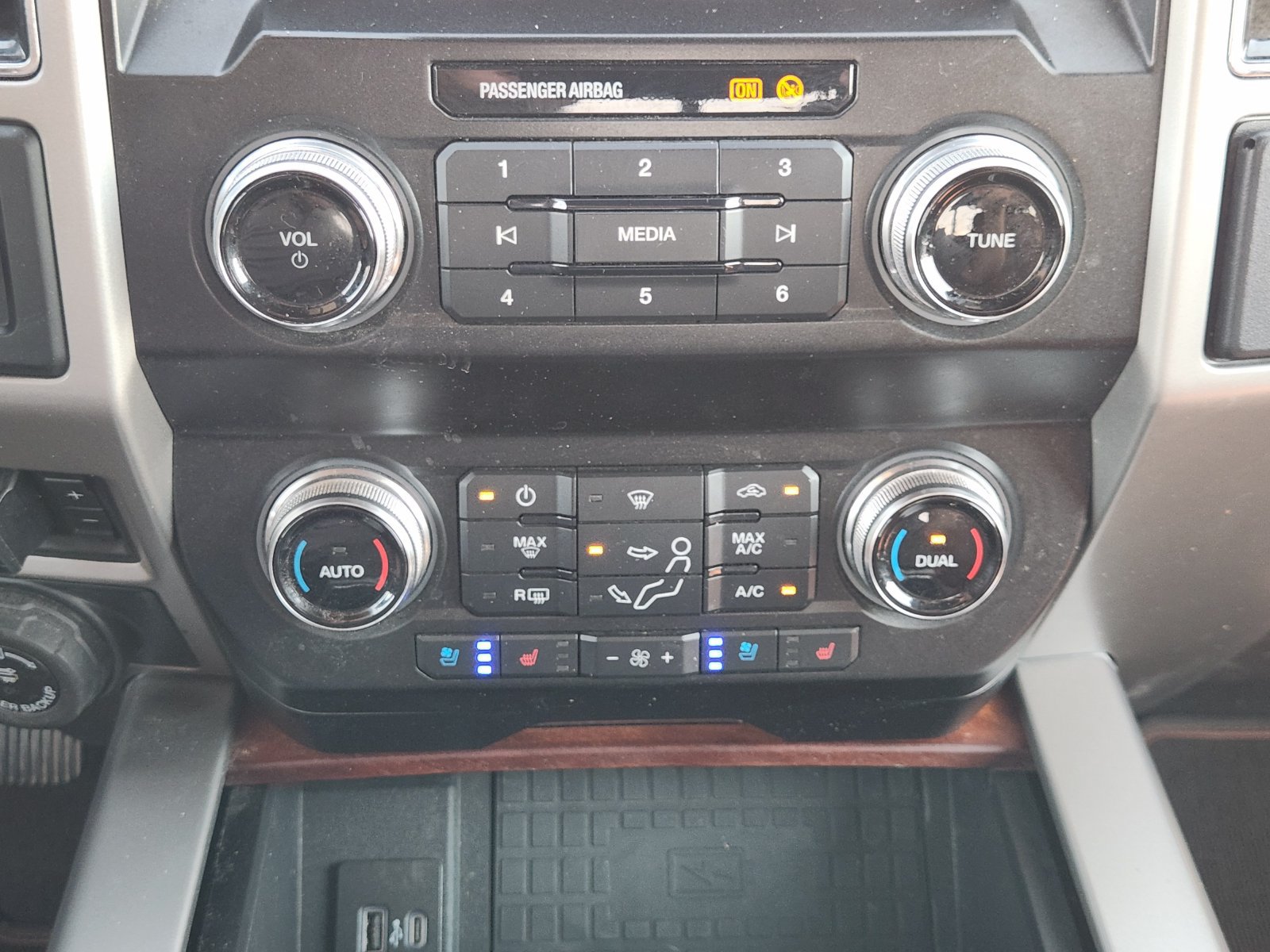 Certified 2021 Ford F450 King Ranch w/ King Ranch Ultimate Package AWD/4WD image 22