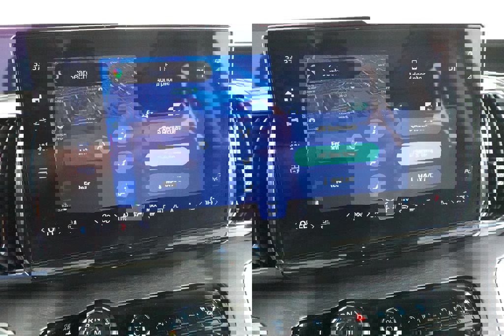 Certified 2025 Ford Expedition Platinum image 19