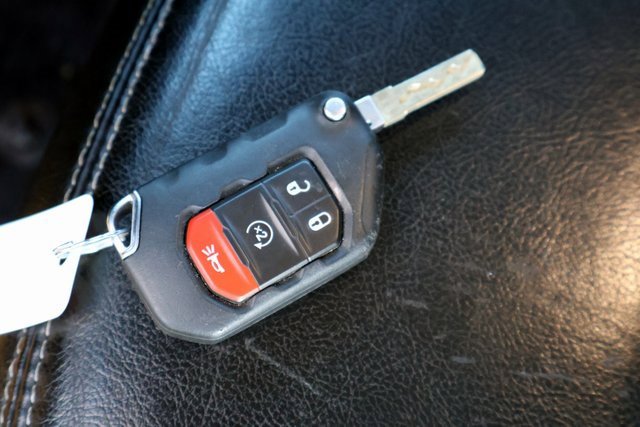 Used 2023 Jeep Wrangler Unlimited Sahara w/ Cold Weather Group image 41