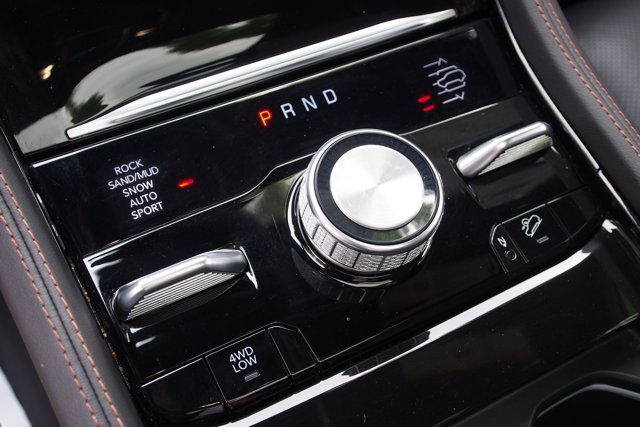 Used 2023 Jeep Grand Cherokee Summit AWD/4WD image 28