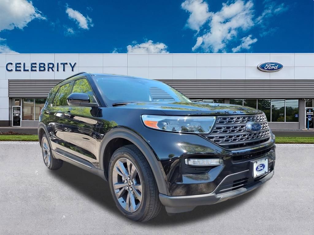 Certified 2023 Ford Explorer XLT w/ Equipment Group 202A AWD/4WD image 1