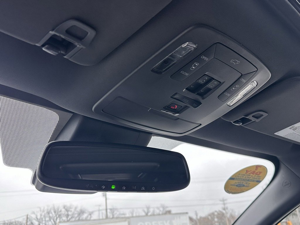 Used 2023 Toyota Sienna XSE image 38