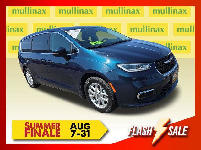Used 2023 Chrysler Pacifica Touring-L