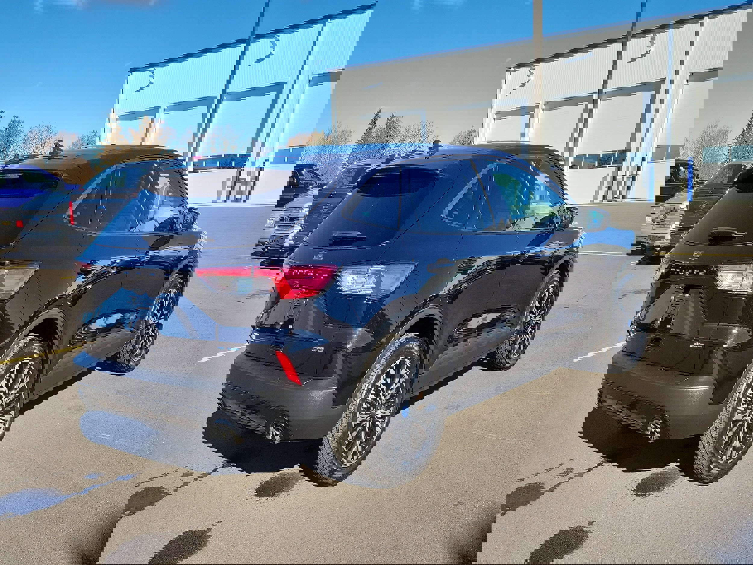 Certified 2022 Ford Escape SE w/ SE Sport Appearance Package image 3