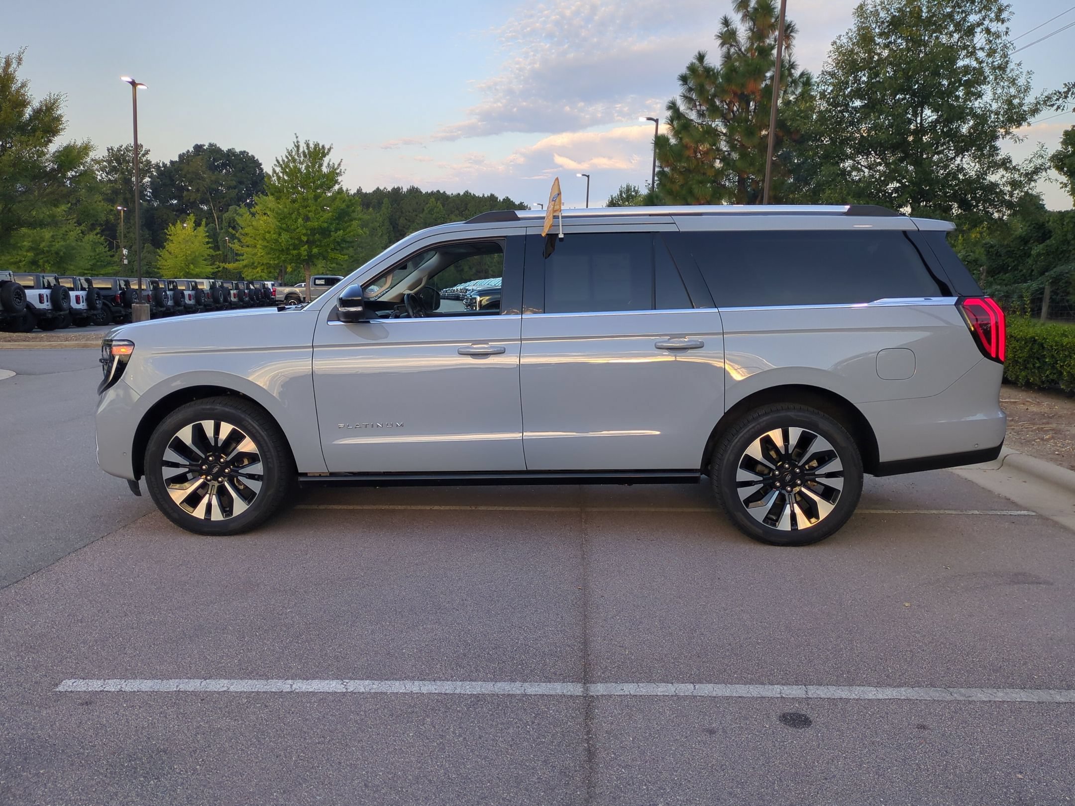 Certified 2025 Ford Expedition Max Platinum w/ Driver's Package AWD/4WD image 7
