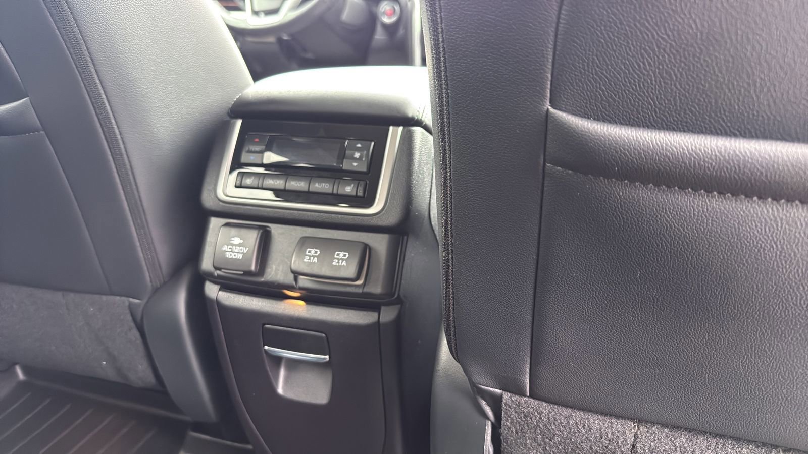 Used 2022 Subaru Ascent Touring AWD/4WD image 27