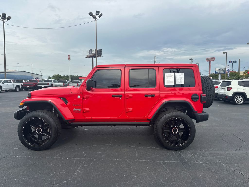 Used 2018 Jeep Wrangler Unlimited Sahara AWD/4WD image 4