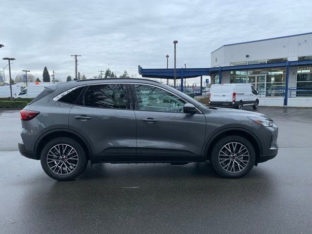 Certified 2024 Ford Escape Base image 9