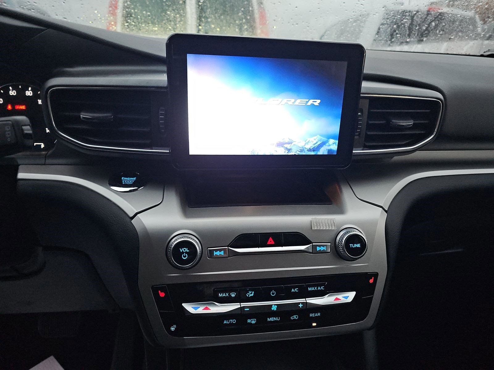 Certified 2022 Ford Explorer XLT w/ Equipment Group 202A image 17