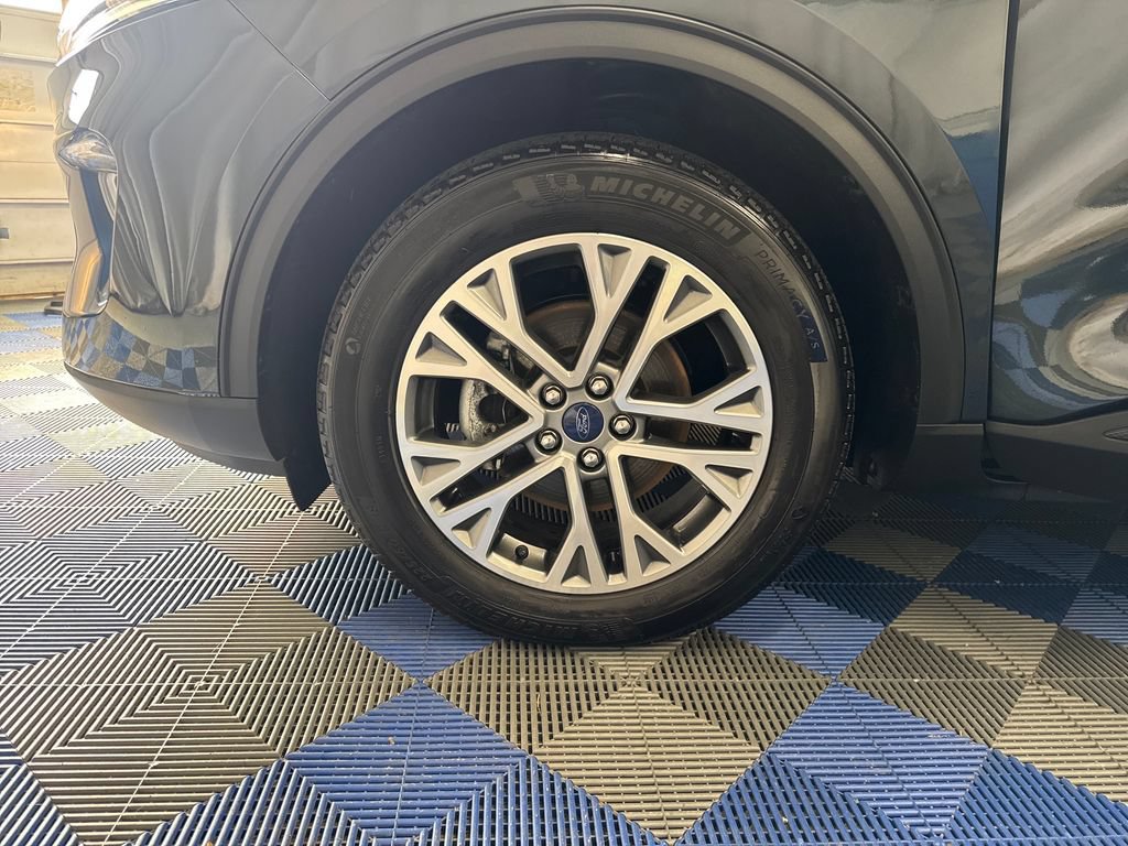 Certified 2022 Ford Escape SEL w/ Technology Package AWD/4WD image 30