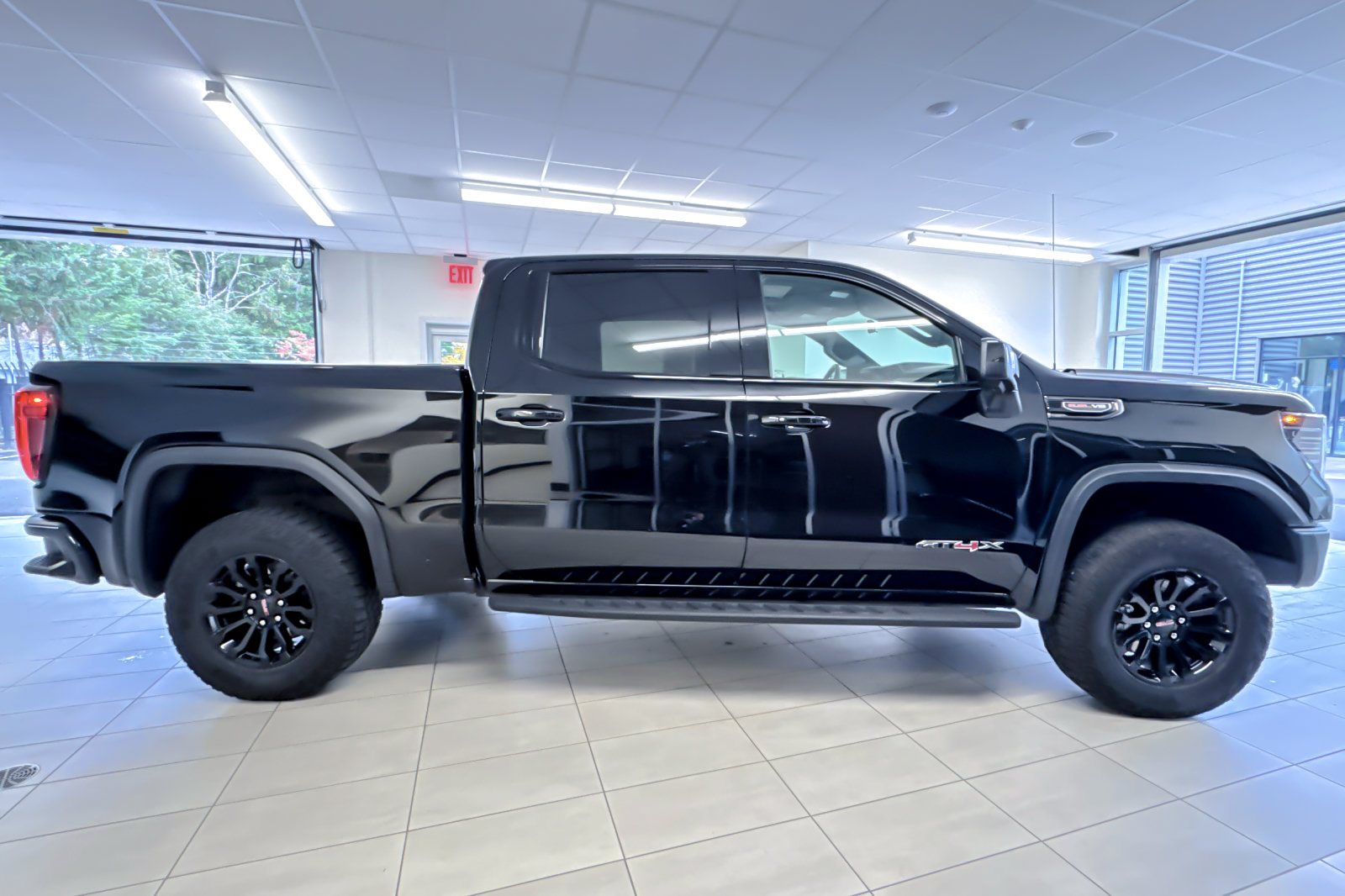 Used 2023 GMC Sierra 1500 AT4X AWD/4WD image 3
