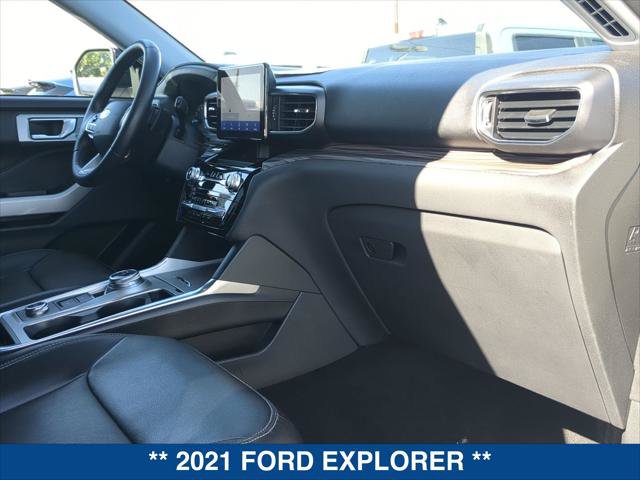 Certified 2021 Ford Explorer Limited w/ Hybrid Equipment Group 310A AWD/4WD image 23