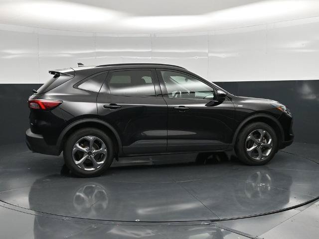Certified 2025 Ford Escape ST-Line Select AWD/4WD image 2