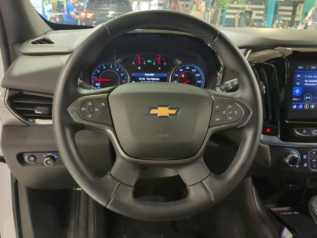 Used 2023 Chevrolet Traverse LT AWD/4WD image 2