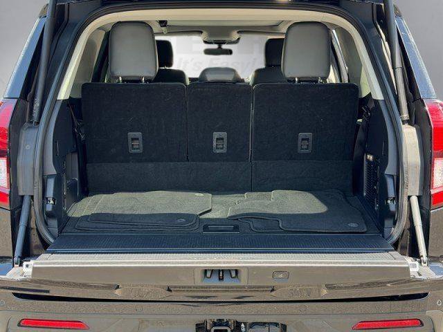 Certified 2025 Ford Expedition Active AWD/4WD image 25