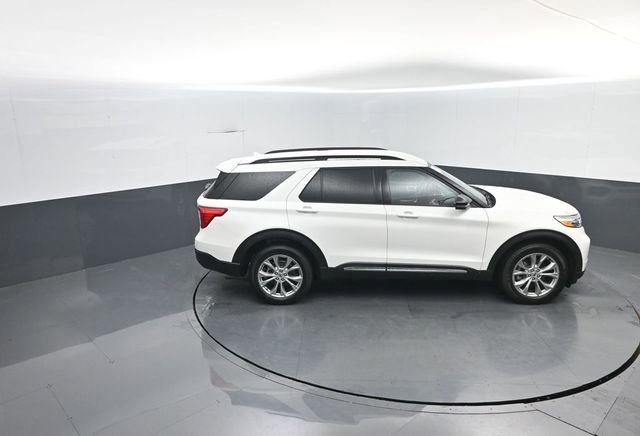 Certified 2024 Ford Explorer XLT w/ Equipment Group 202A image 25