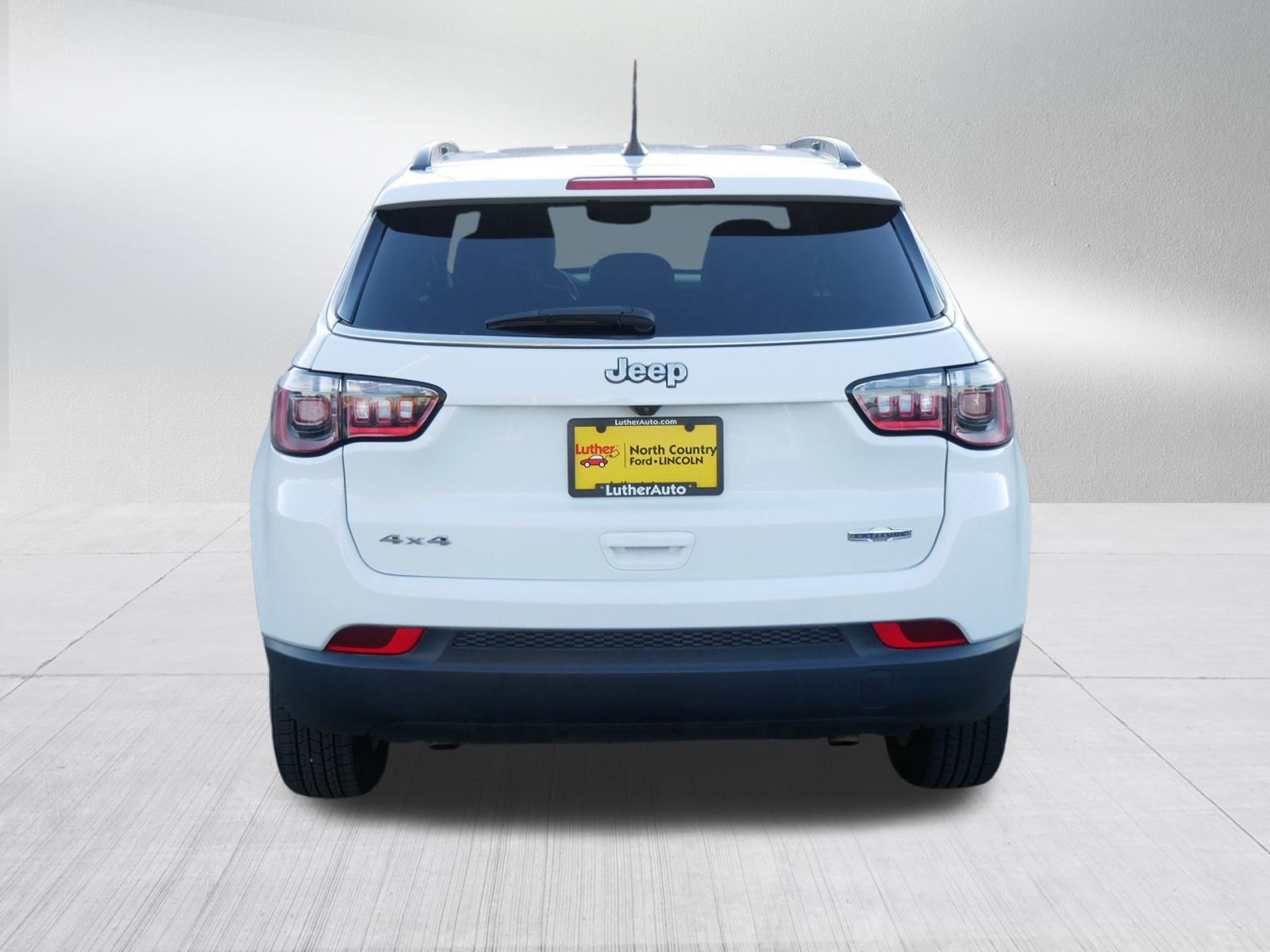 Used 2024 Jeep Compass Latitude image 4