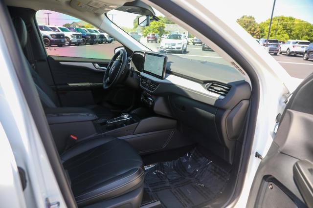 Certified 2025 Ford Escape SE w/ PHEV Premium Package FWD image 29