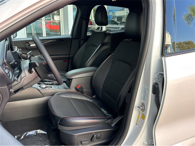 Certified 2024 Ford Escape ST-Line image 17