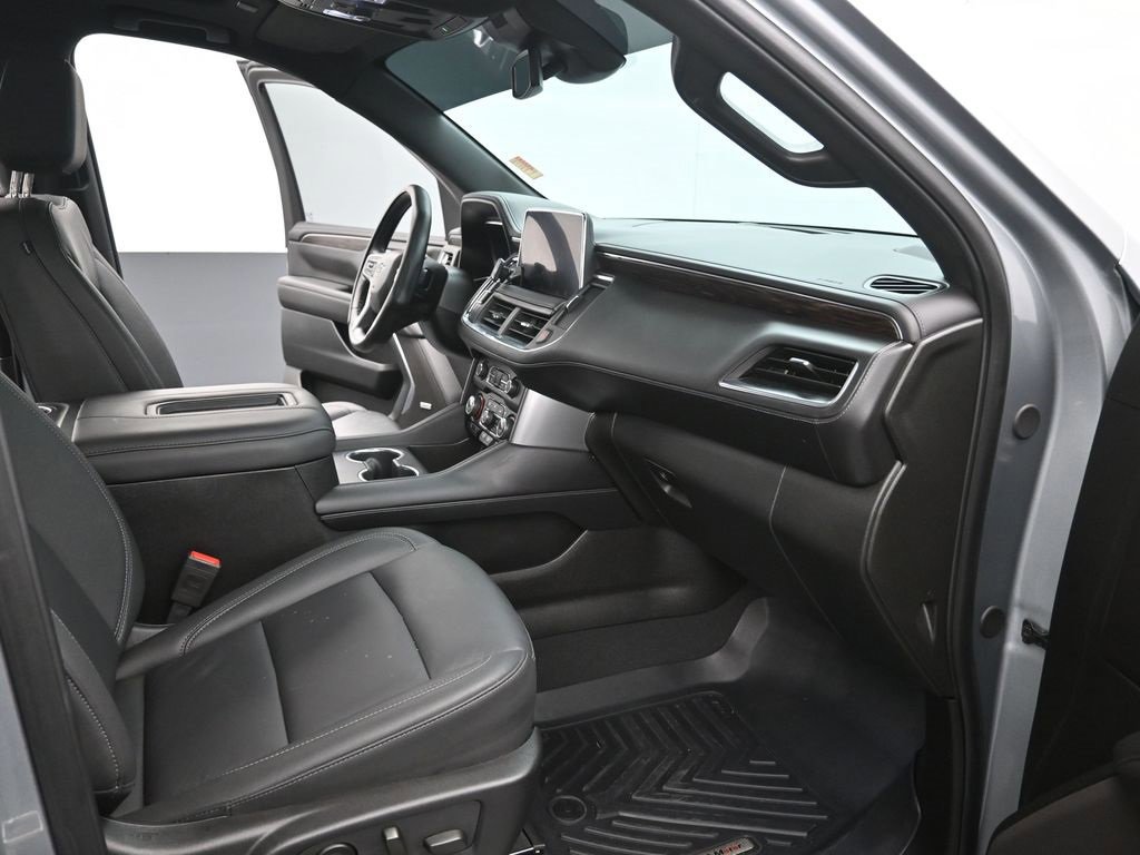 Used 2024 Chevrolet Suburban Z71 w/ Luxury Package image 21
