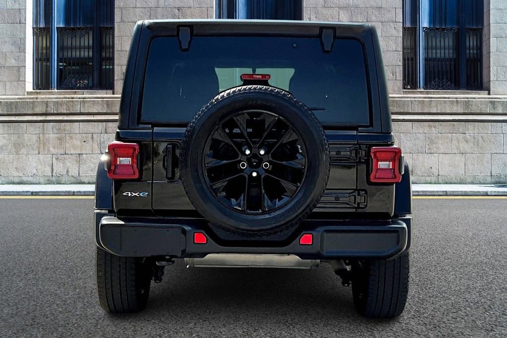 Used 2021 Jeep Wrangler Unlimited Sahara w/ Cold Weather Group image 4