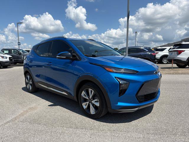 Used 2022 Chevrolet Bolt EUV LT w/ Convenience Package FWD image 3