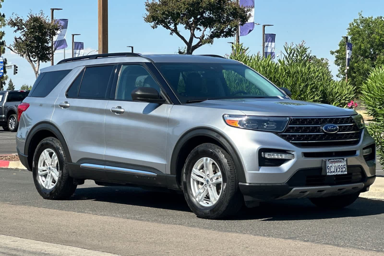 Certified 2022 Ford Explorer XLT w/ Equipment Group 202A RWD image 10