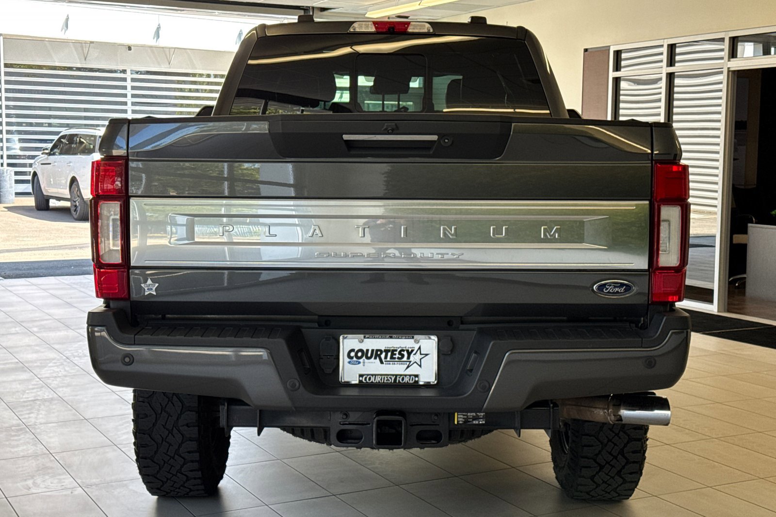 Certified 2020 Ford F250 Platinum w/ Tremor Off-Road Package AWD/4WD image 5
