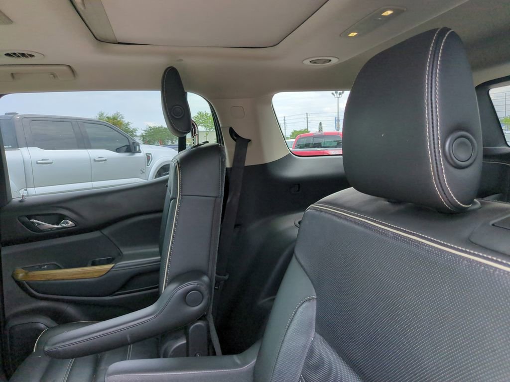 Used 2018 GMC Acadia Denali w/ Technology Package FWD image 16