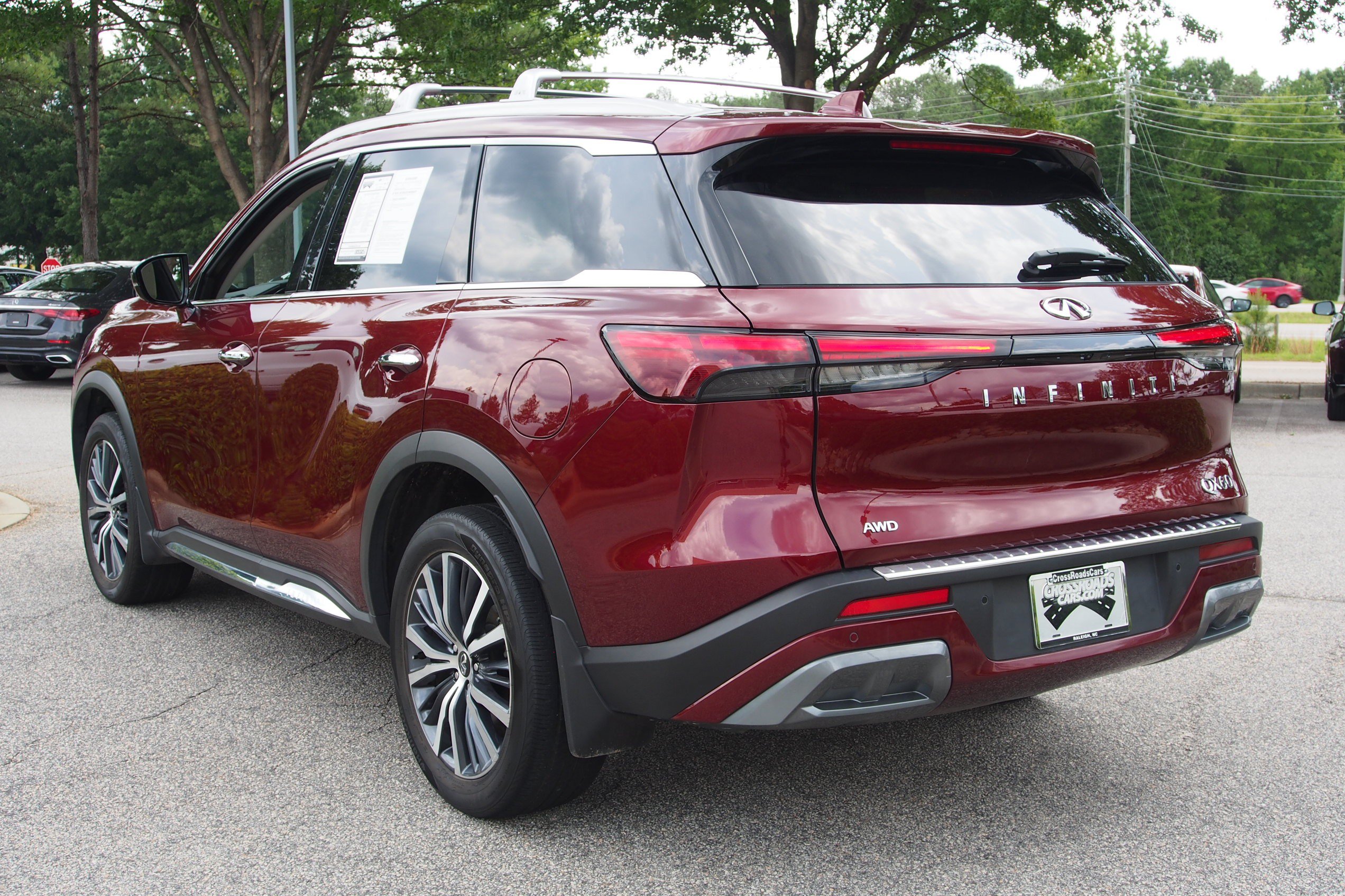 Used 2023 INFINITI QX60 Sensory w/ Cargo Package AWD/4WD image 6