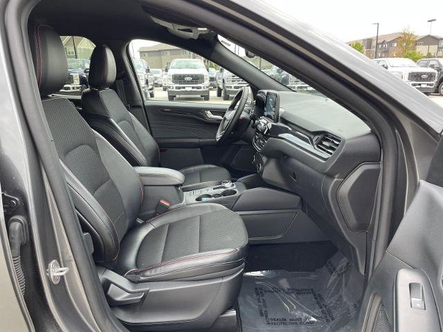 Certified 2025 Ford Escape ST-Line AWD/4WD image 19