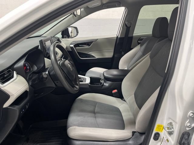 Used 2022 Toyota RAV4 XLE AWD/4WD image 28