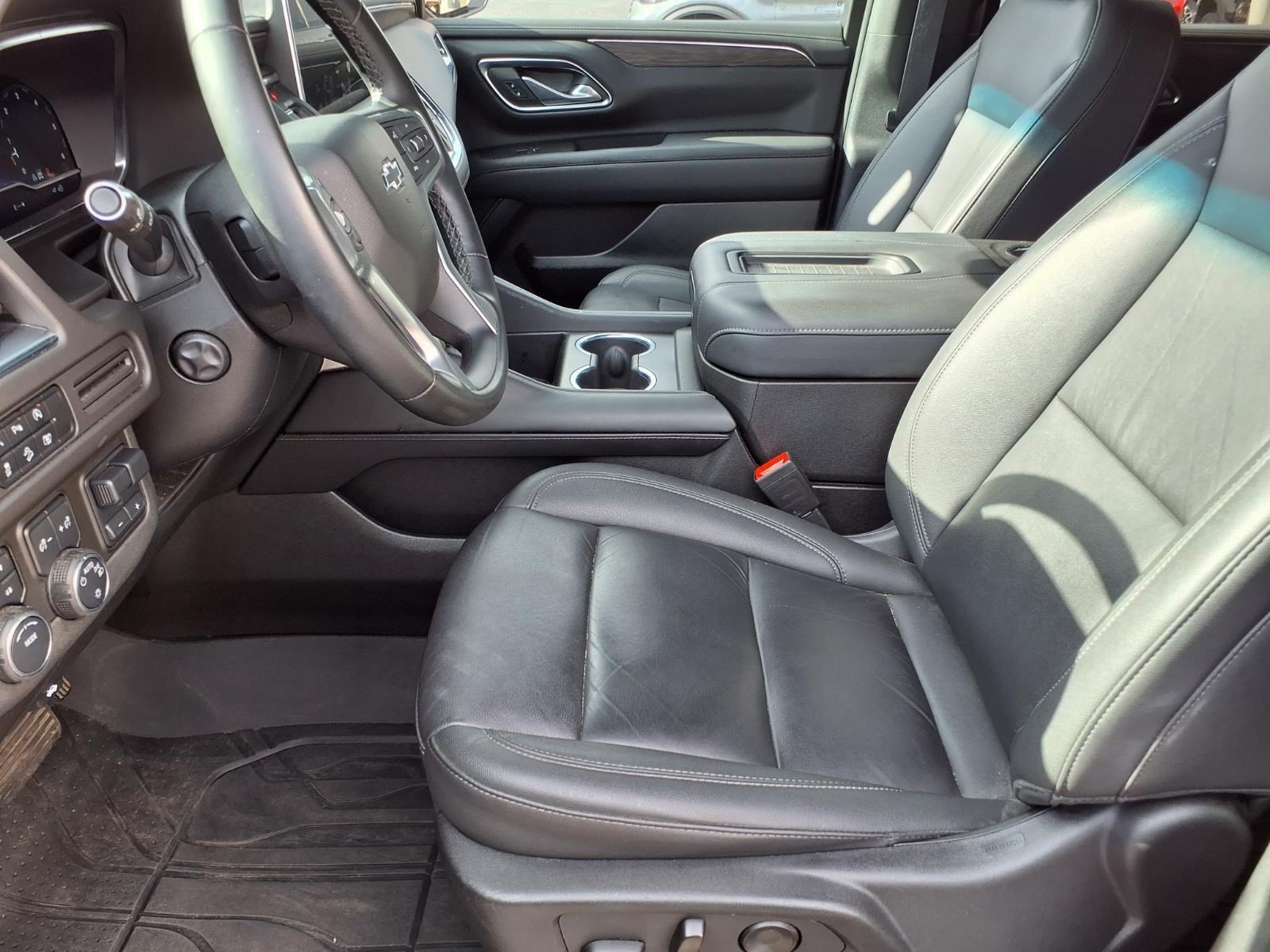 Used 2024 Chevrolet Tahoe Z71 w/ Luxury Package AWD/4WD image 14