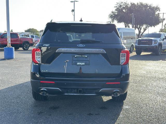 Certified 2022 Ford Explorer XLT w/ Equipment Group 202A image 4